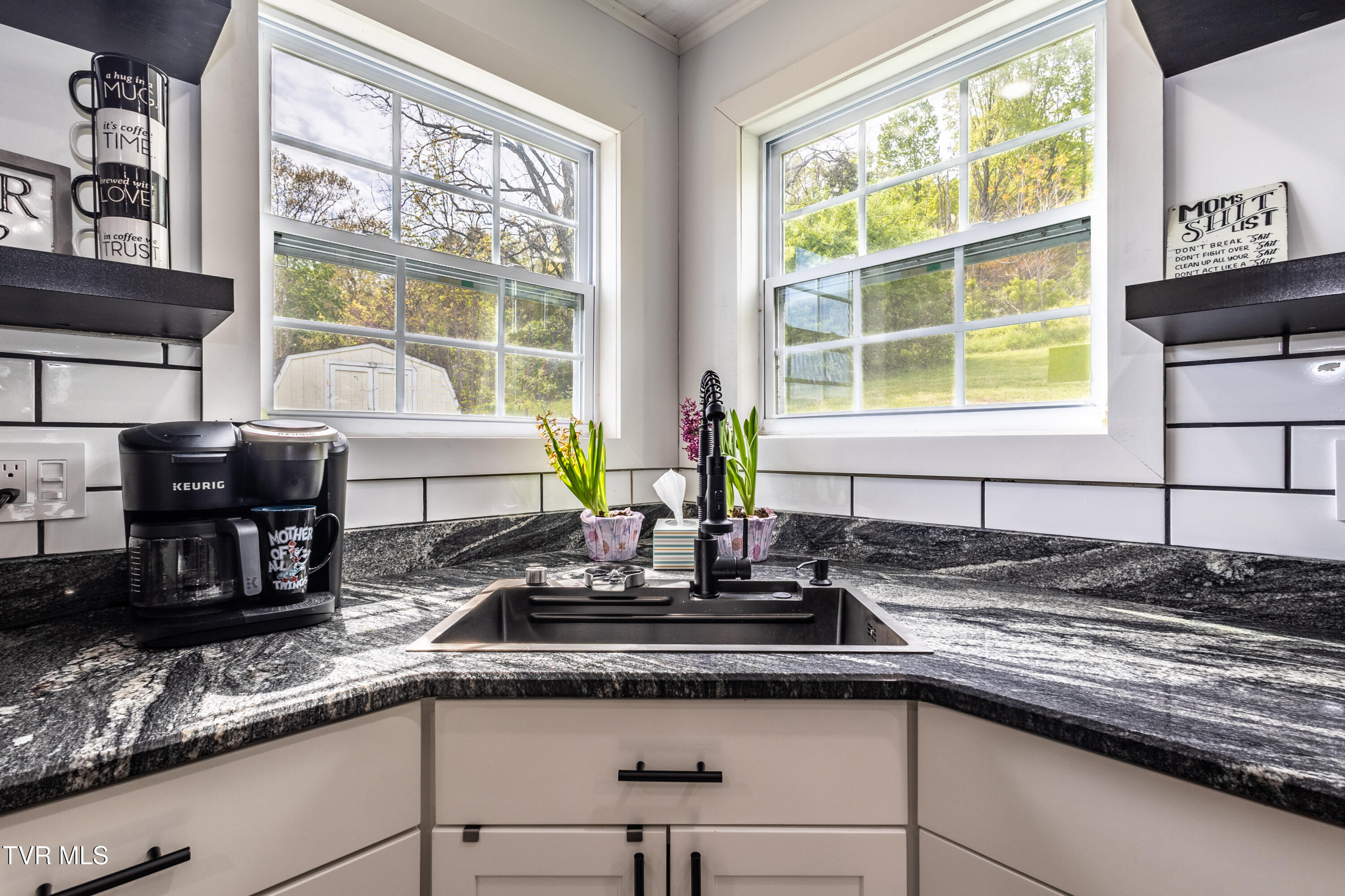 156 Bill Garland Road Johnson City, TN 37604 - Photo 14 of 28 IMG_1229-HDR