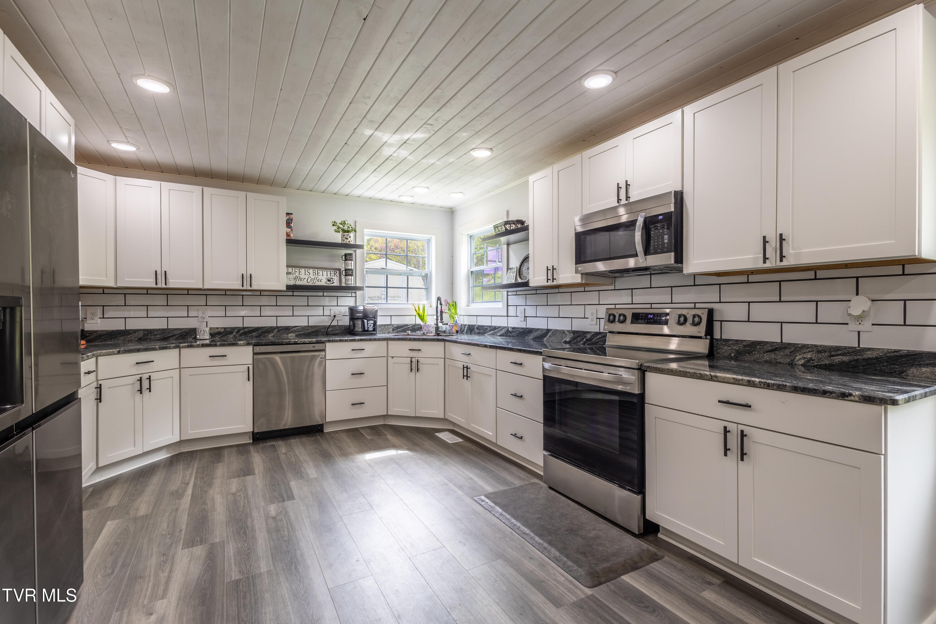 156 Bill Garland Road Johnson City, TN 37604 - Photo 15 of 28 IMG_1214-HDR