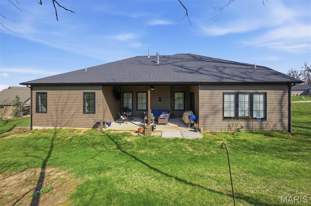 135 Independence Drive Highland, IL 62249 - Photo 6 of 11