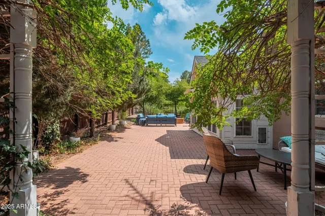 $1,149,000 | 2922 North Rio De Flag Drive, Flagstaff, AZ 86004