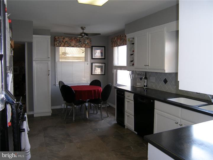2 Hamilton Drive Clementon, NJ 08021 - Photo 10 of 21 Kitchen