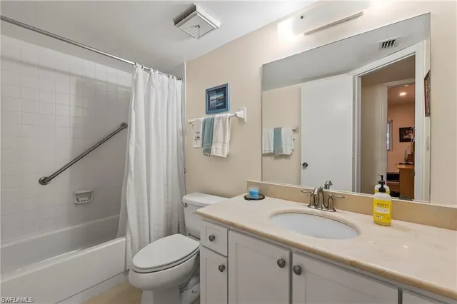 $3,500 | 1055 Forest Lakes Drive, Unit E209, Naples, FL 34105