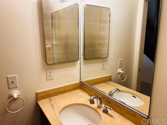 $3,210 | 159 Redwood Avenue, Unit B, Carlsbad, CA 92008