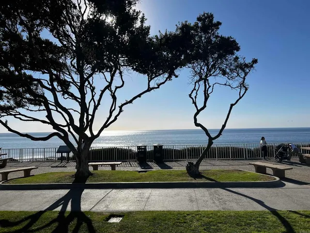 $3,210 | 159 Redwood Avenue, Unit B, Carlsbad, CA 92008