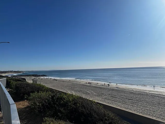 $3,210 | 159 Redwood Avenue, Unit B, Carlsbad, CA 92008