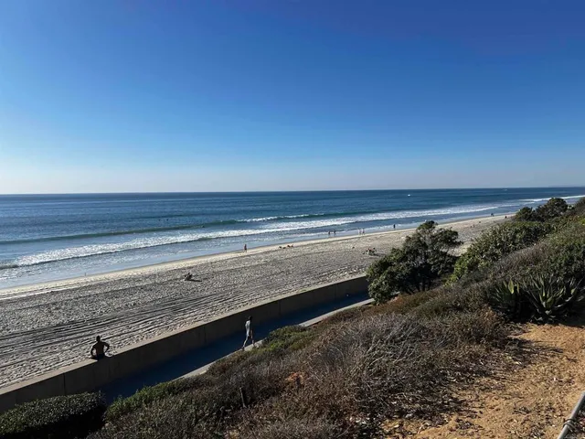 $3,210 | 159 Redwood Avenue, Unit B, Carlsbad, CA 92008