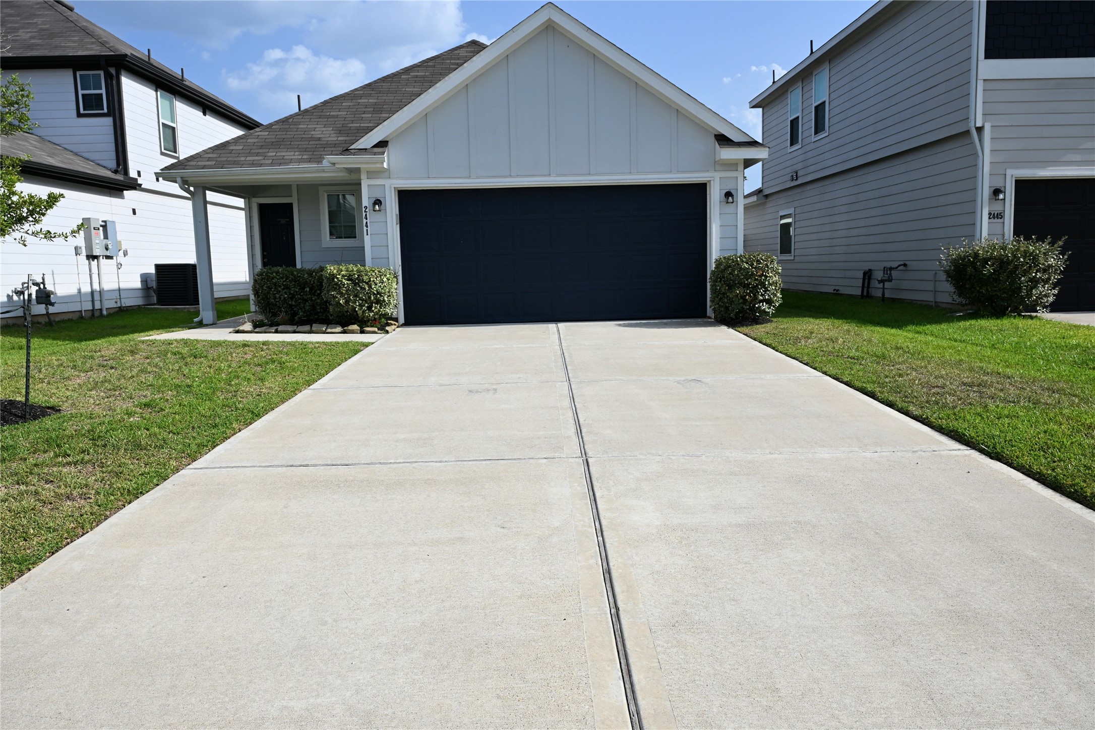 2441 Shellcracker Drive Conroe, TX 77384 - Photo 3 of 40 Gallery Image 3