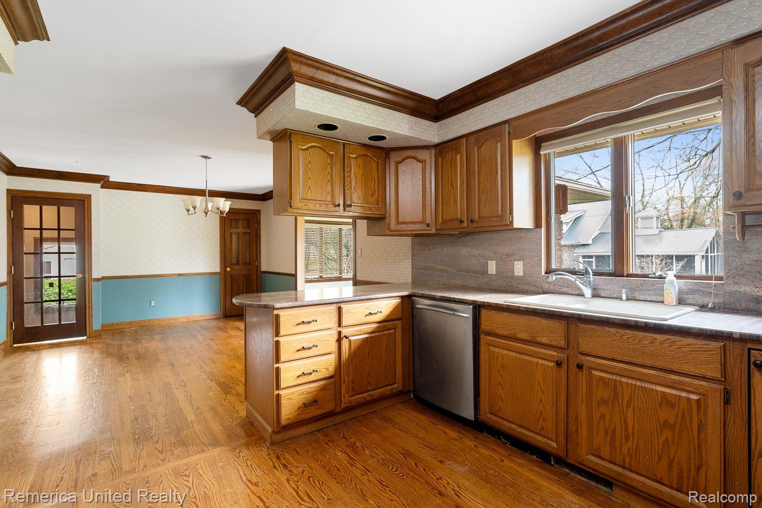 57855 Travis Road New Hudson, MI 48165 - Photo 29 of 55 Kitchen