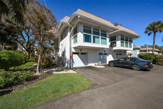 $600,000 | 535 Sutton Place, Longboat Key, FL 34228