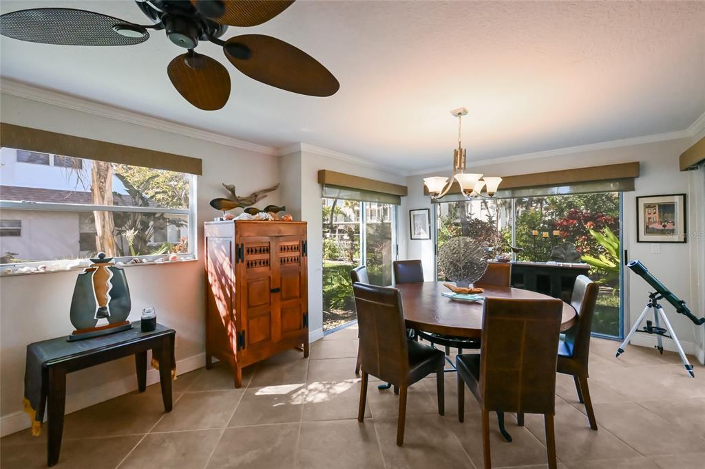 535 Sutton Place Longboat Key, FL 34228 - Photo 11 of 43