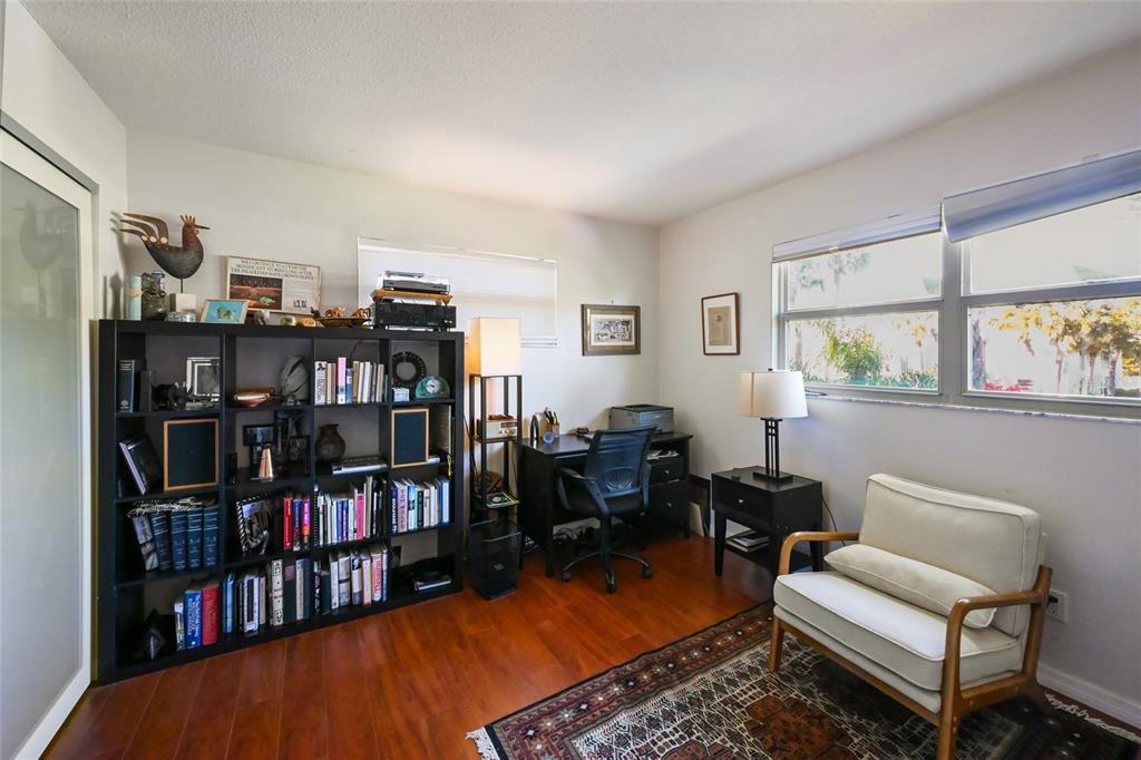 535 Sutton Place Longboat Key, FL 34228 - Photo 25 of 43