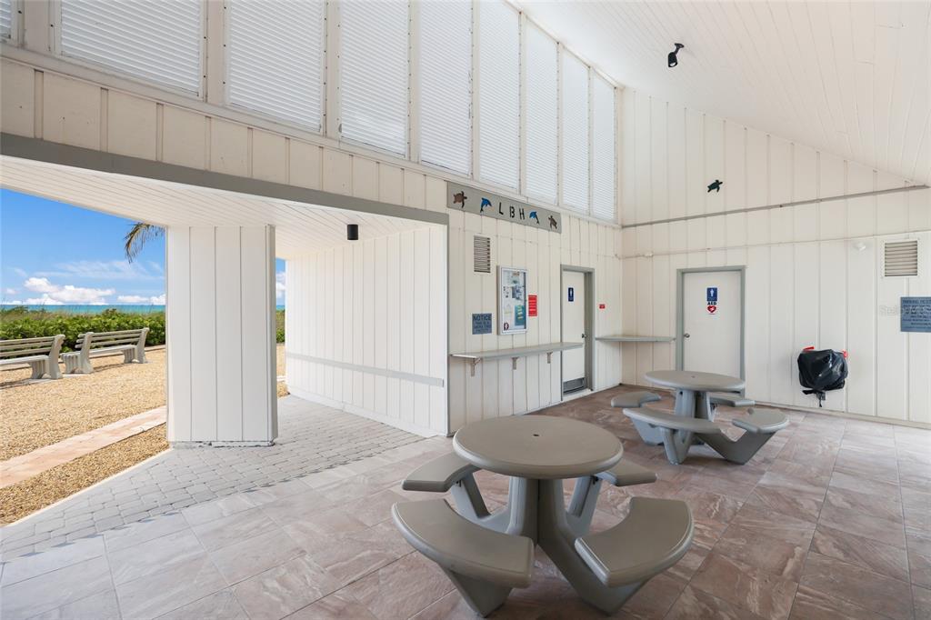 535 Sutton Place Longboat Key, FL 34228 - Photo 34 of 43