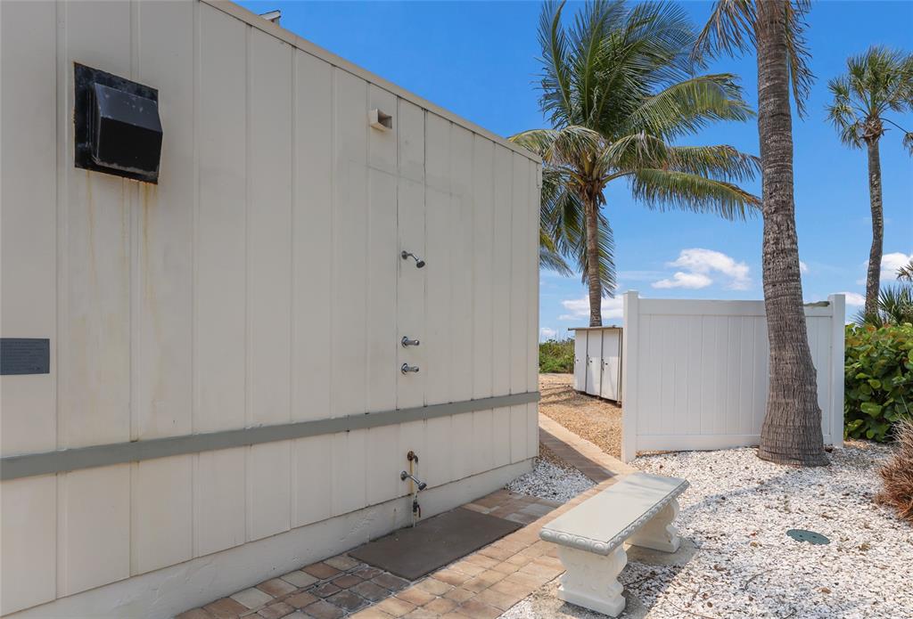 535 Sutton Place Longboat Key, FL 34228 - Photo 35 of 43