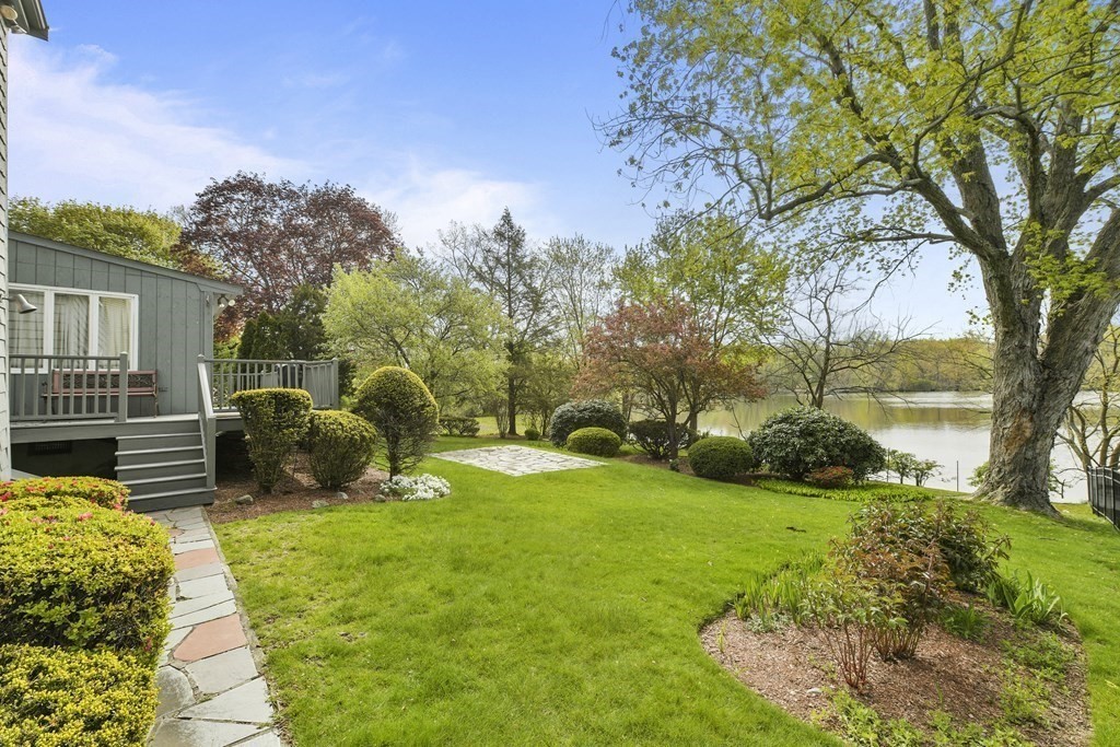 121 Oliver Road Belmont, MA 02478 - Photo 3 of 10