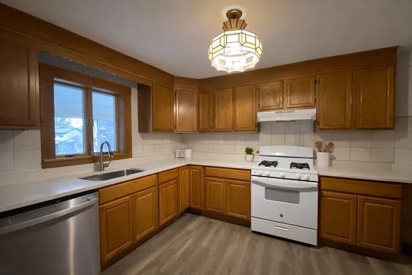 $3,600 | 72 Randolph Street, Unit 2, Arlington, MA 02474