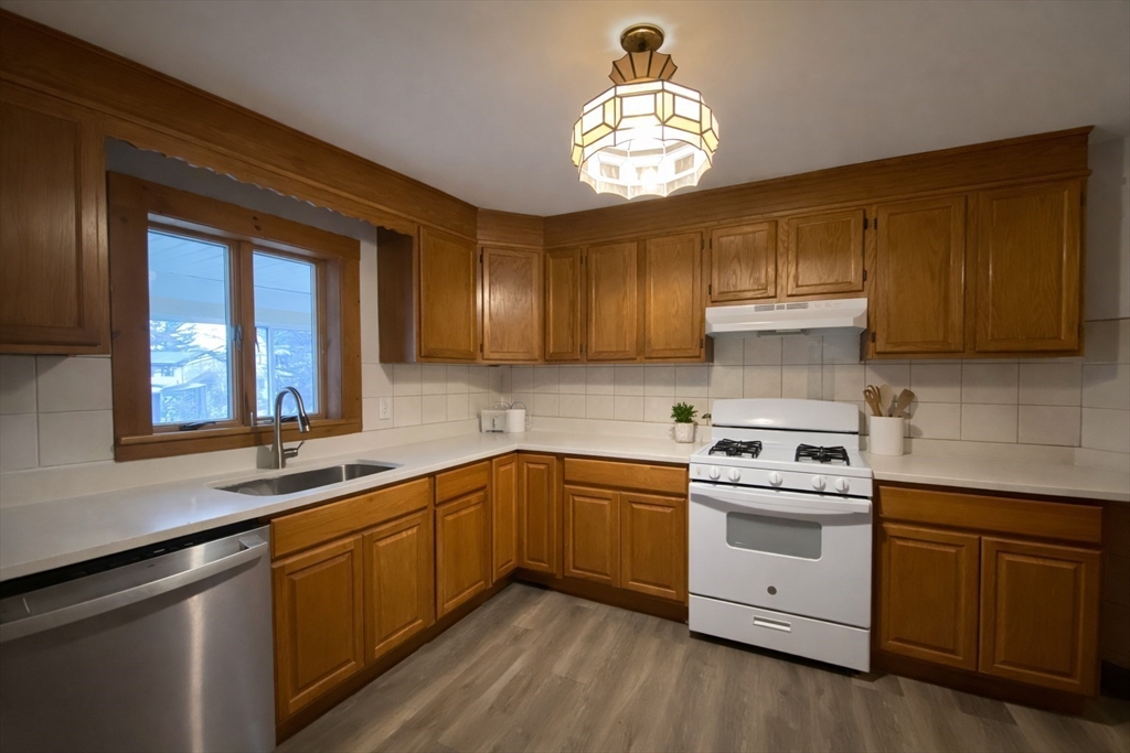 72 Randolph Street, Unit 2 Arlington, MA 02474 - Photo 4 of 14