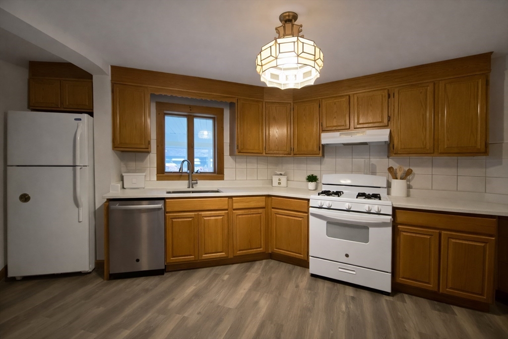 72 Randolph Street, Unit 2 Arlington, MA 02474 - Photo 5 of 14