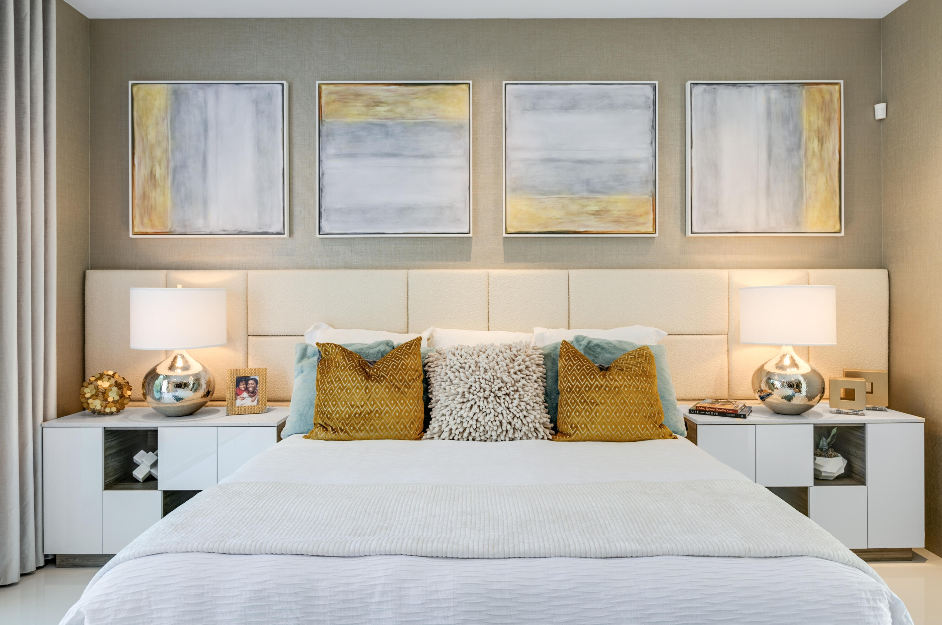 2696 Anza Trail Palm Springs, CA 92264 - Photo 33 of 99 a bedroom with a bed and balcony