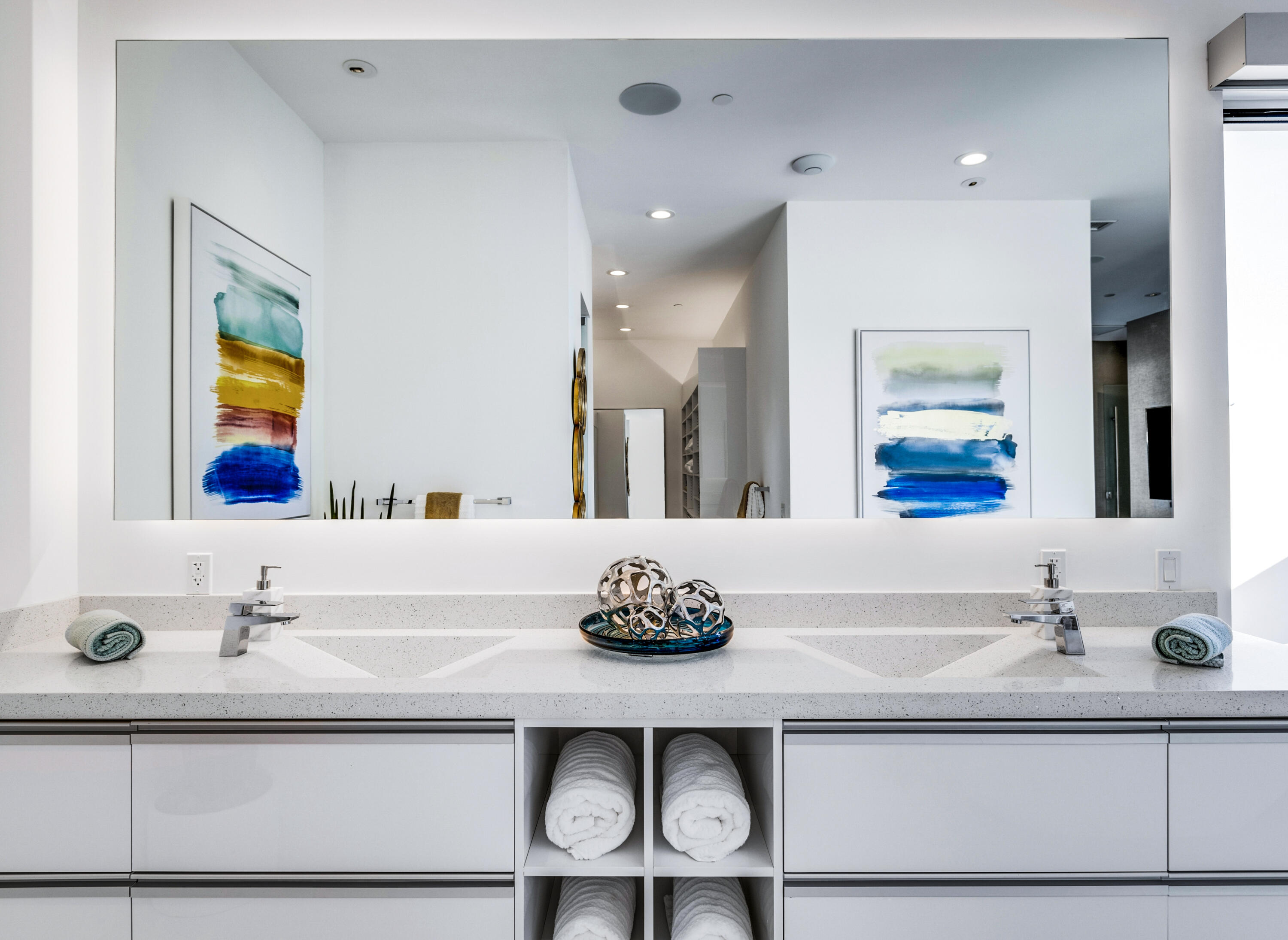 2696 Anza Trail Palm Springs, CA 92264 - Photo 37 of 99 a bathroom with a sink and a mirror