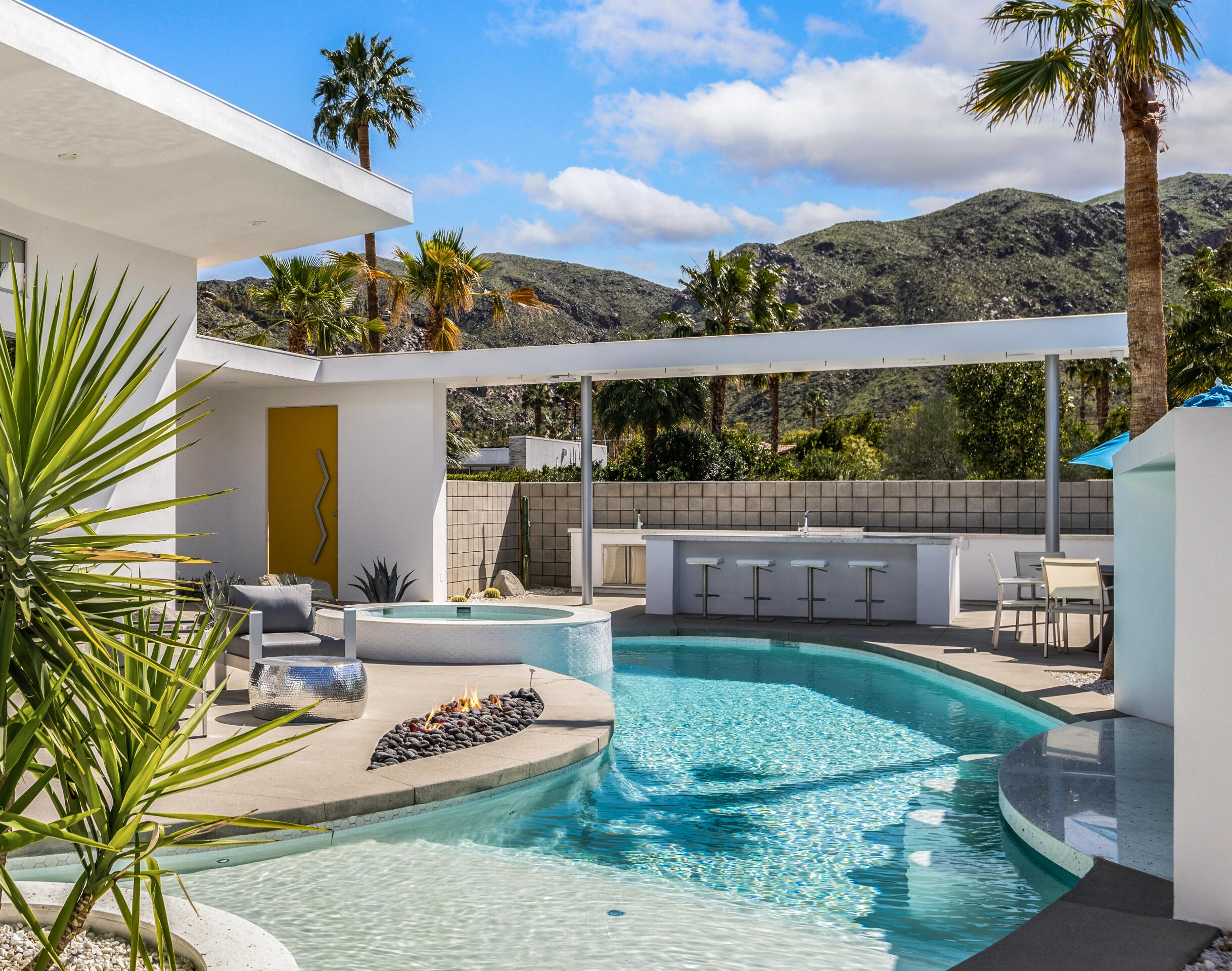 2696 Anza Trail Palm Springs, CA 92264 - Photo 55 of 99 a view of a house with backyard and sitting area