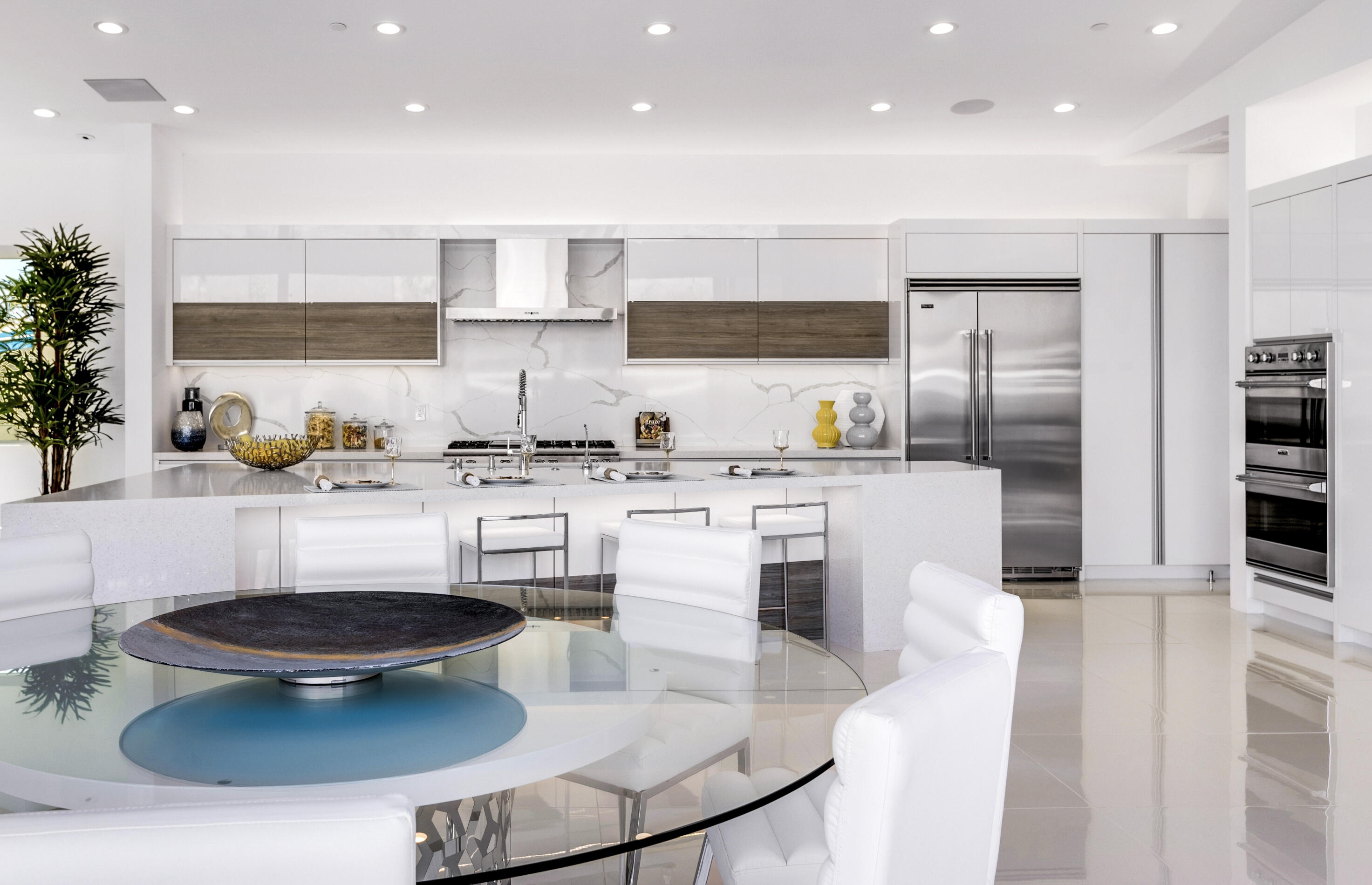 2696 Anza Trail Palm Springs, CA 92264 - Photo 8 of 99 a kitchen with stainless steel appliances kitchen island granite countertop a sink a stove and a refrigerator