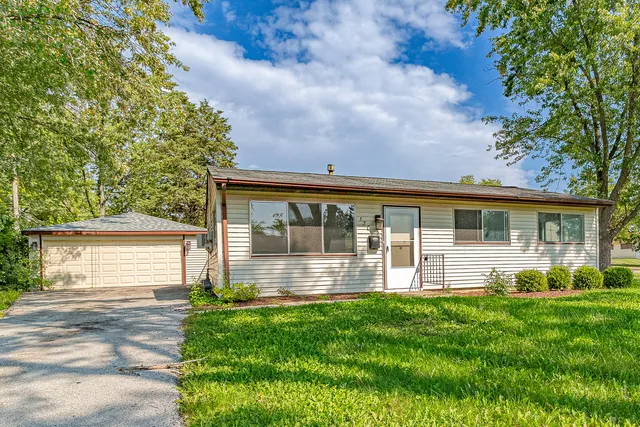 $289,999 | 120 Grow Lane, Streamwood, IL 60107
