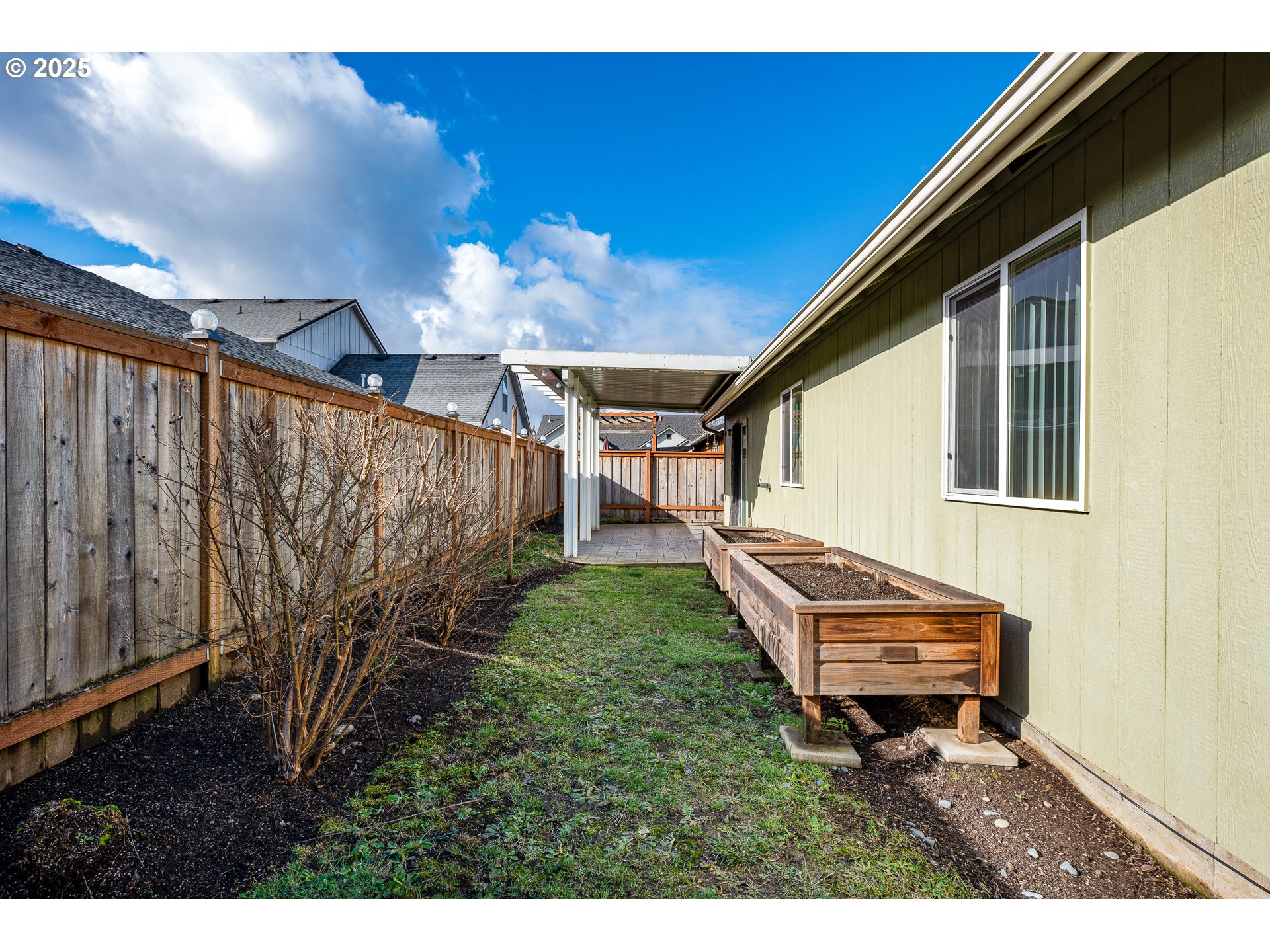6565 Aaron Lane Springfield, OR 97478 - Photo 46 of 48 a house view with a backyard space
