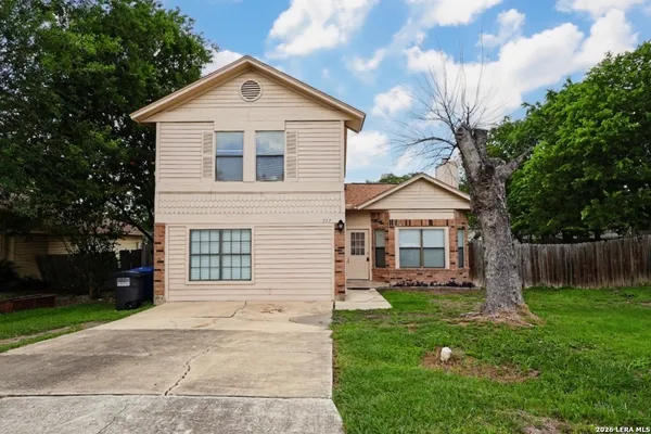 $1,650 | 227 Burlington Drive, San Antonio, TX 78245