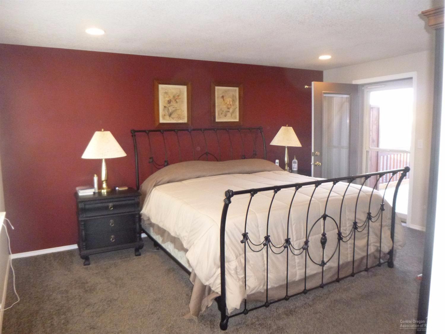 2346 Northeast Yellowpine Road Prineville, OR 97754 - Photo 9 of 24 Master Bedroom on Main Level