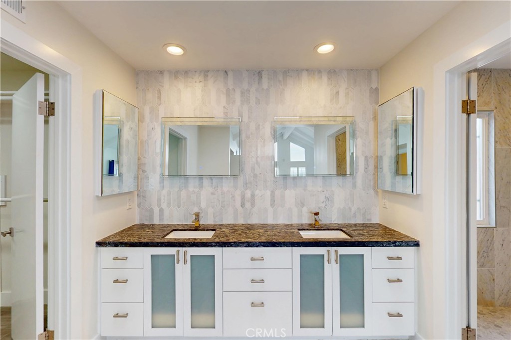 860 Mandalay Beach Road Oxnard, CA 93035 - Photo 37 of 52 Bathroom 3 (Upstairs)