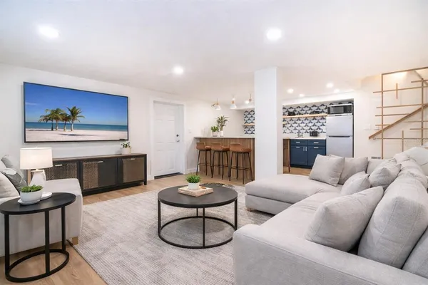 $1,500,000 | 222 Highpoint Drive, Venice, FL 34292