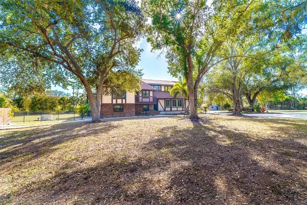 $1,500,000 | 222 Highpoint Drive, Venice, FL 34292