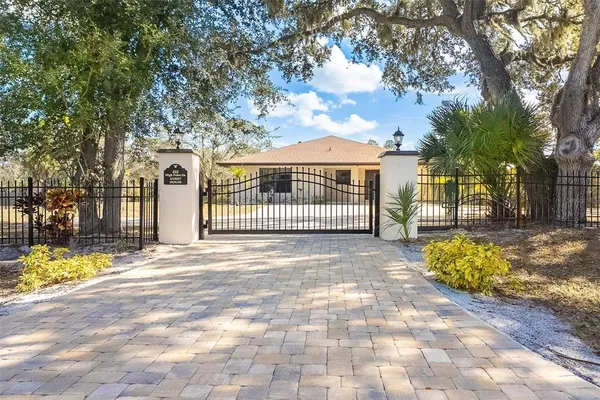 $1,500,000 | 222 Highpoint Drive, Venice, FL 34292
