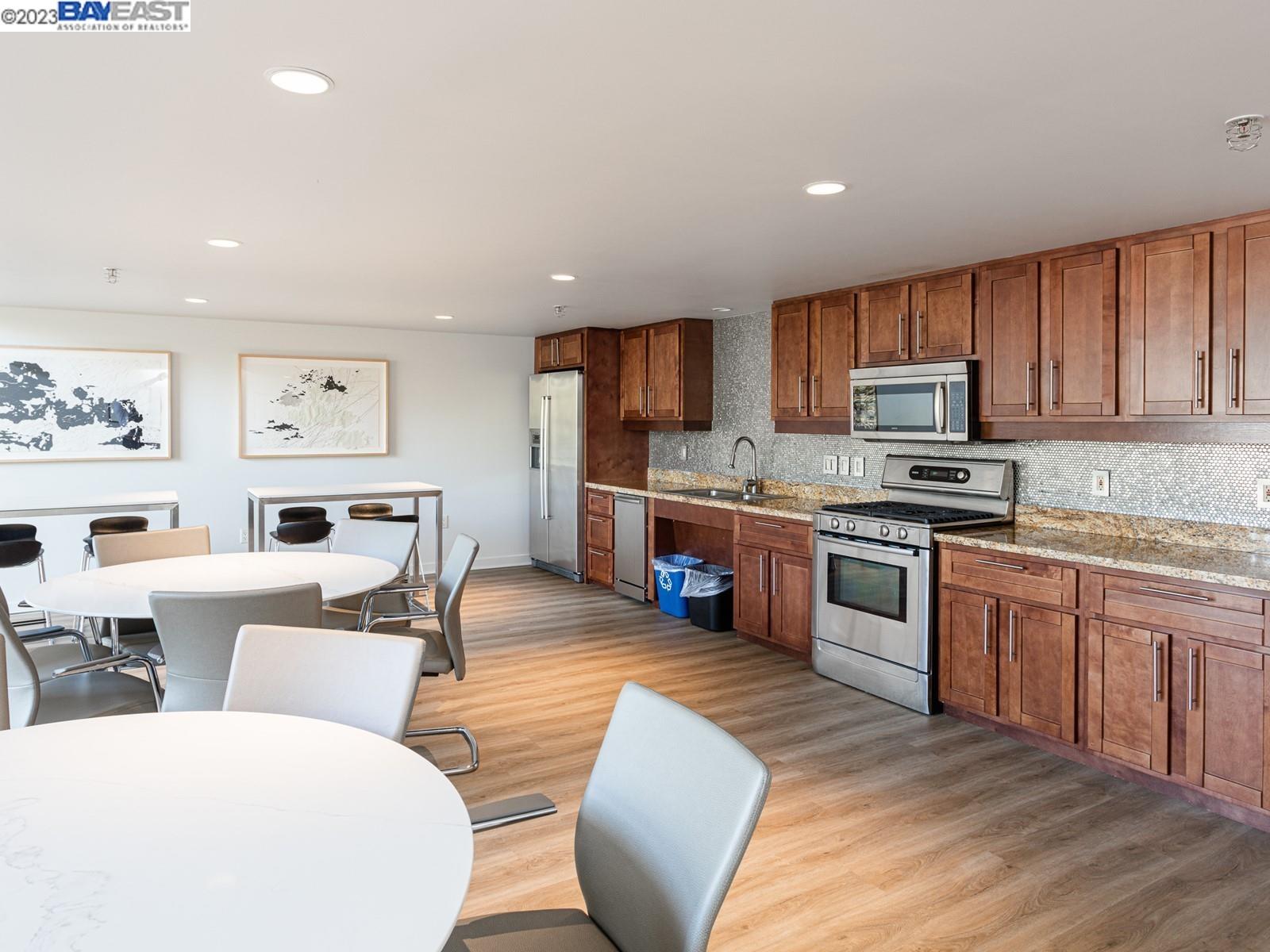 222 Broadway, Unit 1106 Oakland, CA 94607 - Photo 23 of 26