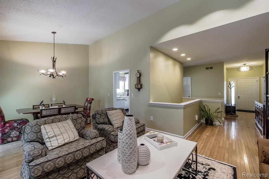 30796 Golden Ridge Novi, MI 48377 - Photo 14 of 54