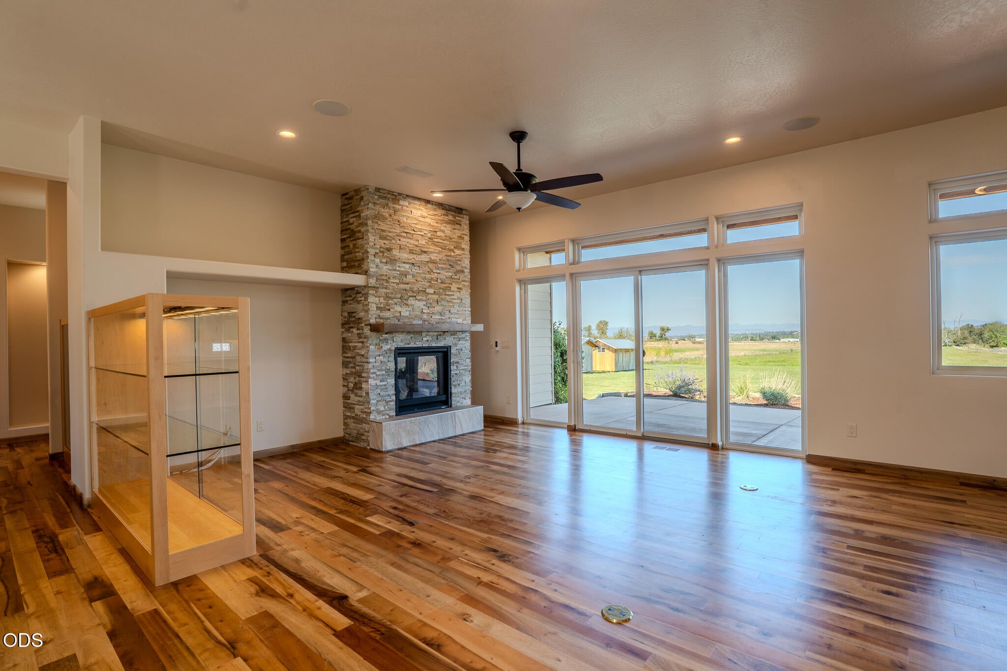 2110 Houston Road Phoenix, OR 97535 - Photo 10 of 59 Gallery Image 10