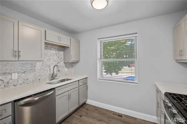 $349,900 | 5203 Schollmeyer Avenue, St. Louis, MO 63109