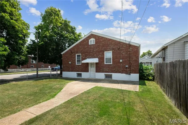 $349,900 | 5203 Schollmeyer Avenue, St. Louis, MO 63109