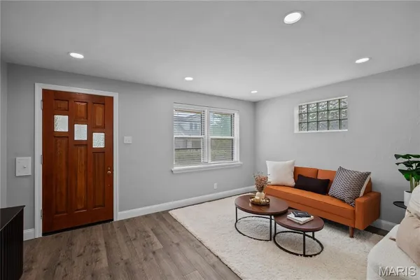 $349,900 | 5203 Schollmeyer Avenue, St. Louis, MO 63109