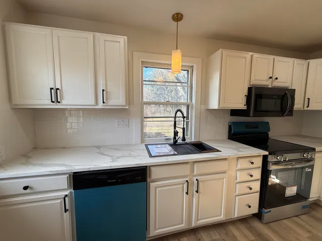 $185,000 | 2215 Colorado Avenue, Rockford, IL 61108