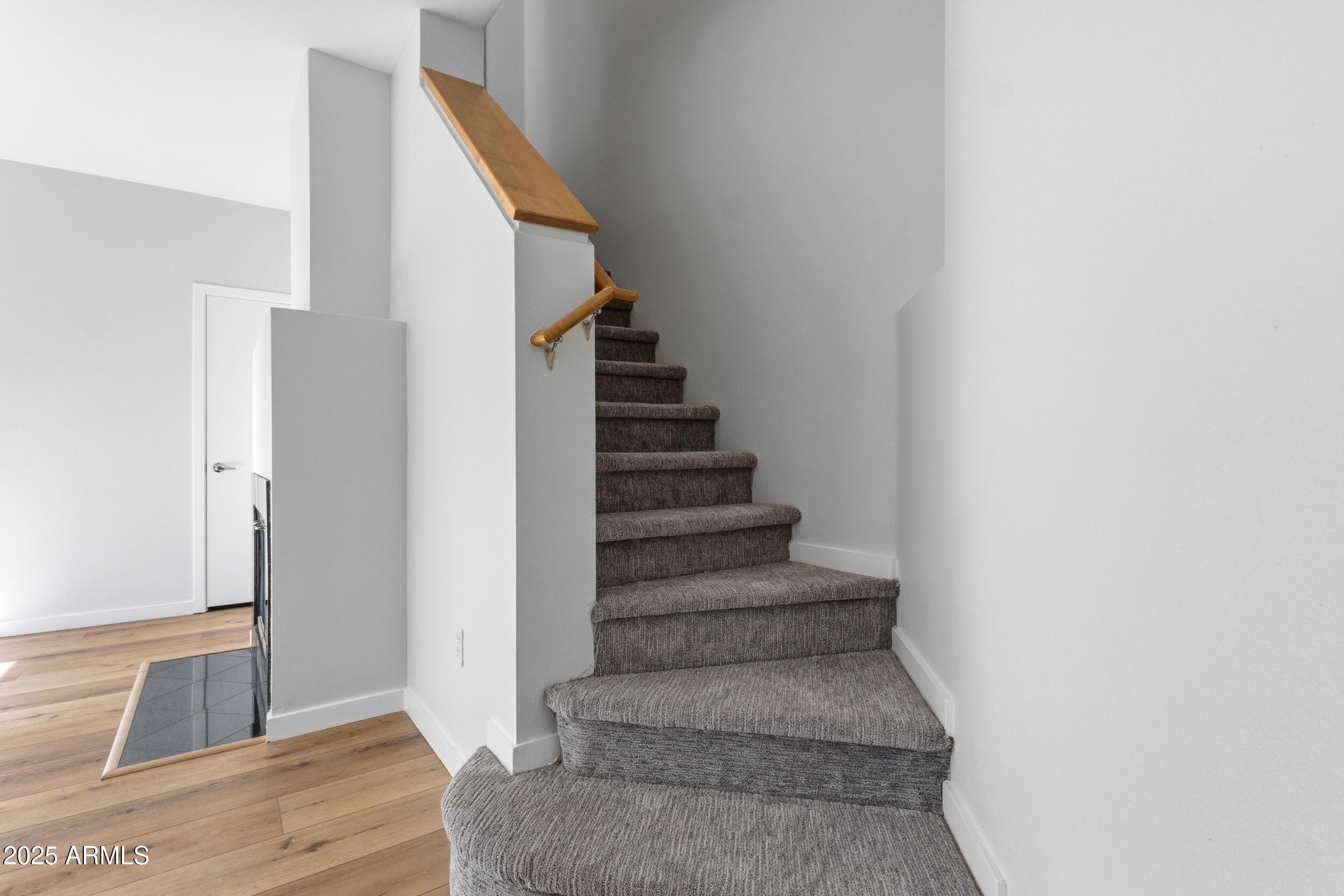 3633 North 3rd Avenue, Unit 2009 Phoenix, AZ 85013 - Photo 17 of 36 a view of entryway