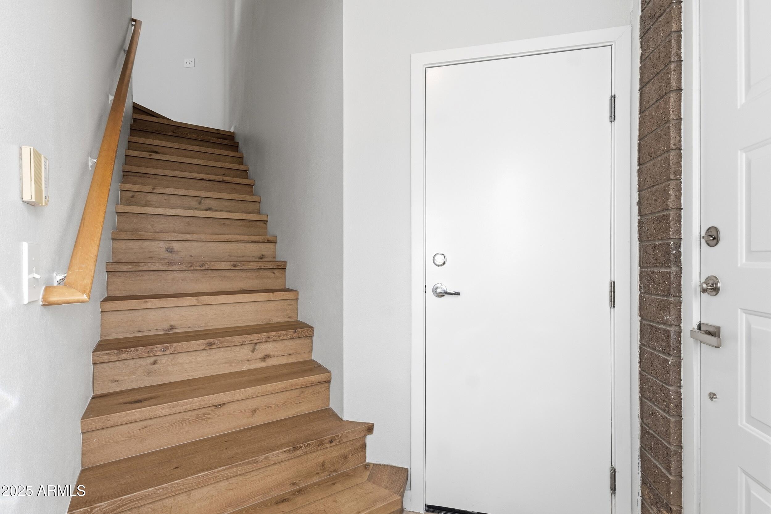 3633 North 3rd Avenue, Unit 2009 Phoenix, AZ 85013 - Photo 9 of 36 a view of entryway