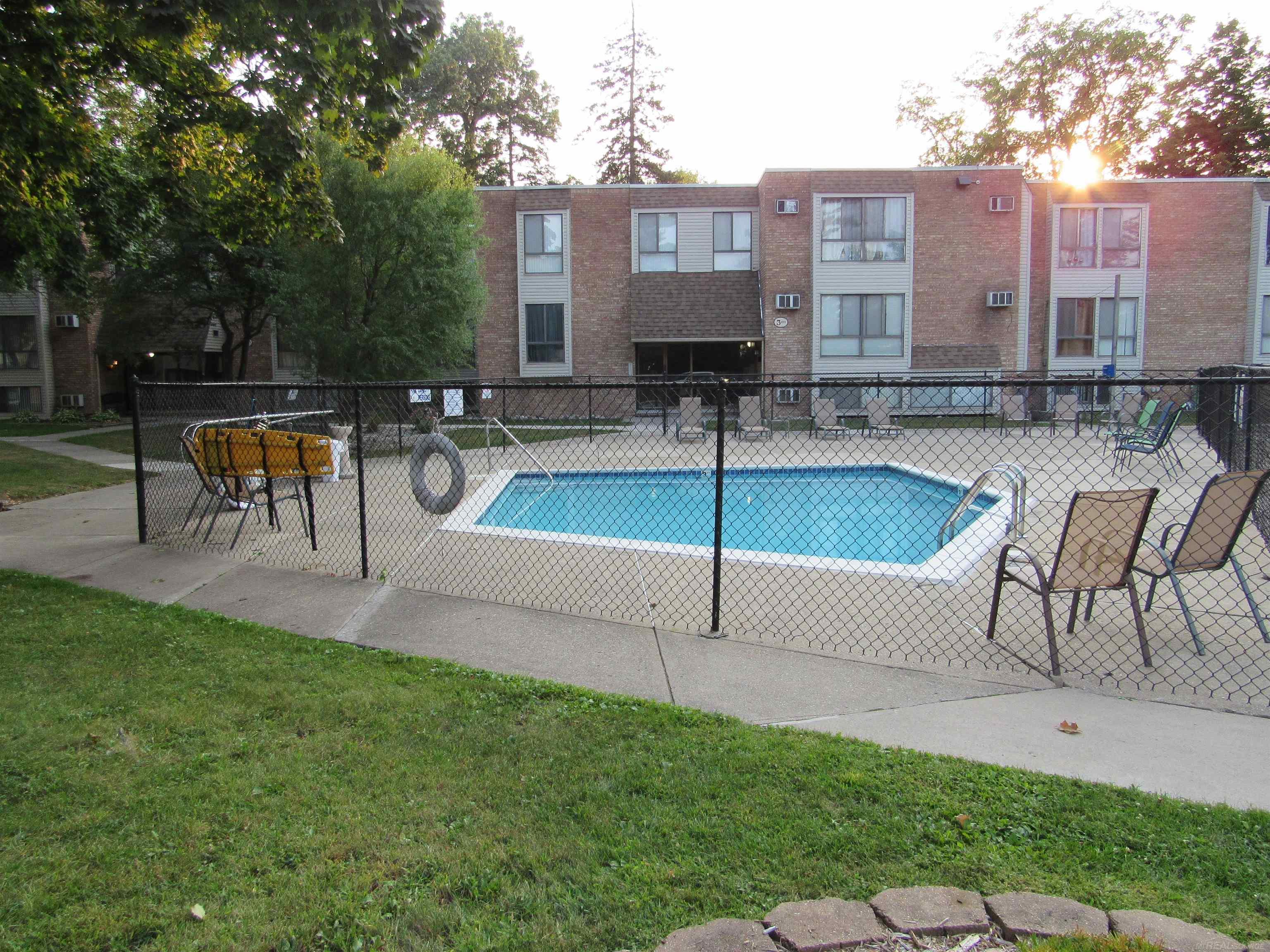 28422 West 8 Mile Road, Unit A9 Farmington Hills, MI 48336 - Photo 2 of 16