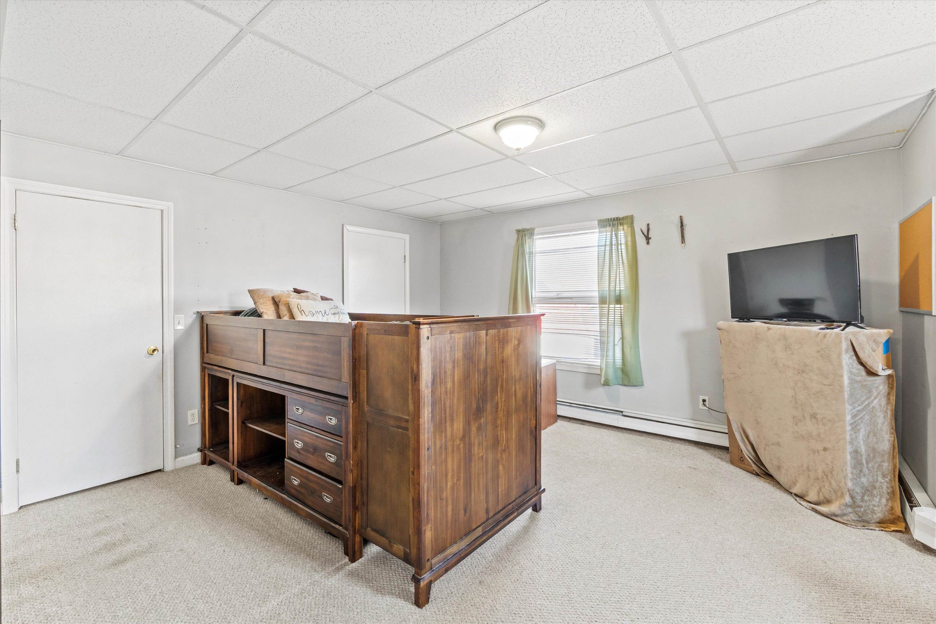 73 West Main Street Hillsborough, NH 03244 - Photo 20 of 60