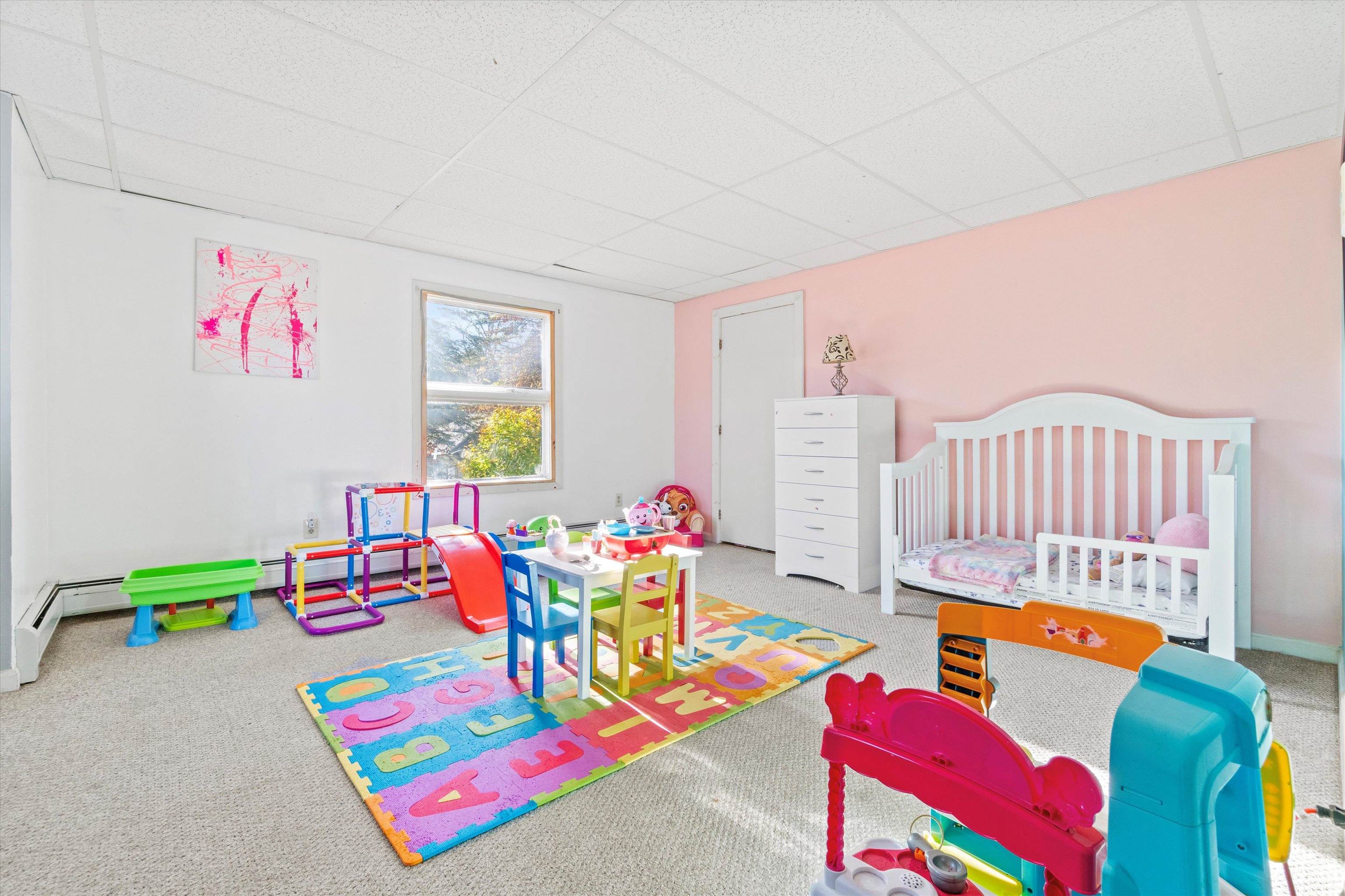 73 West Main Street Hillsborough, NH 03244 - Photo 22 of 60