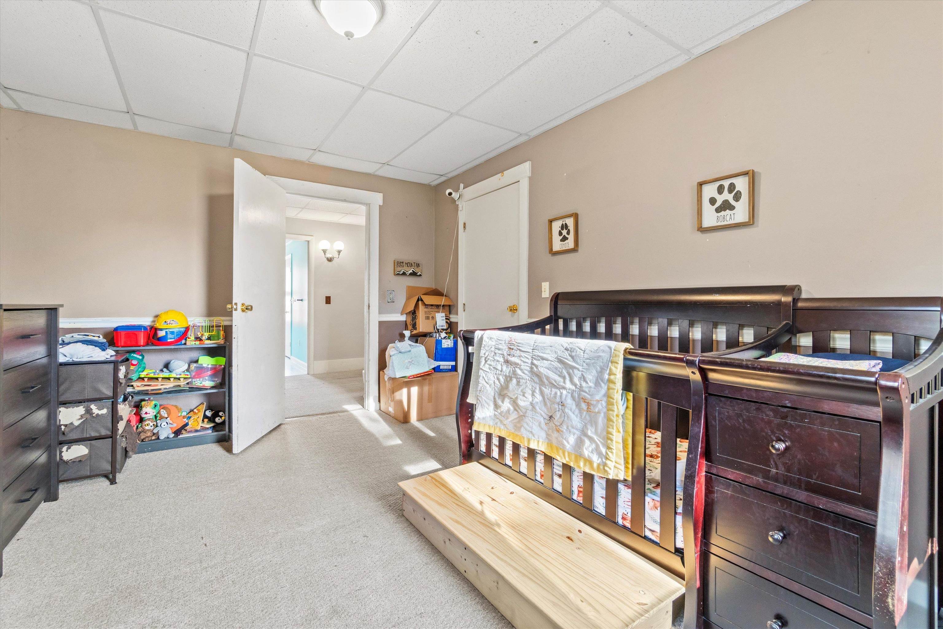 73 West Main Street Hillsborough, NH 03244 - Photo 25 of 60