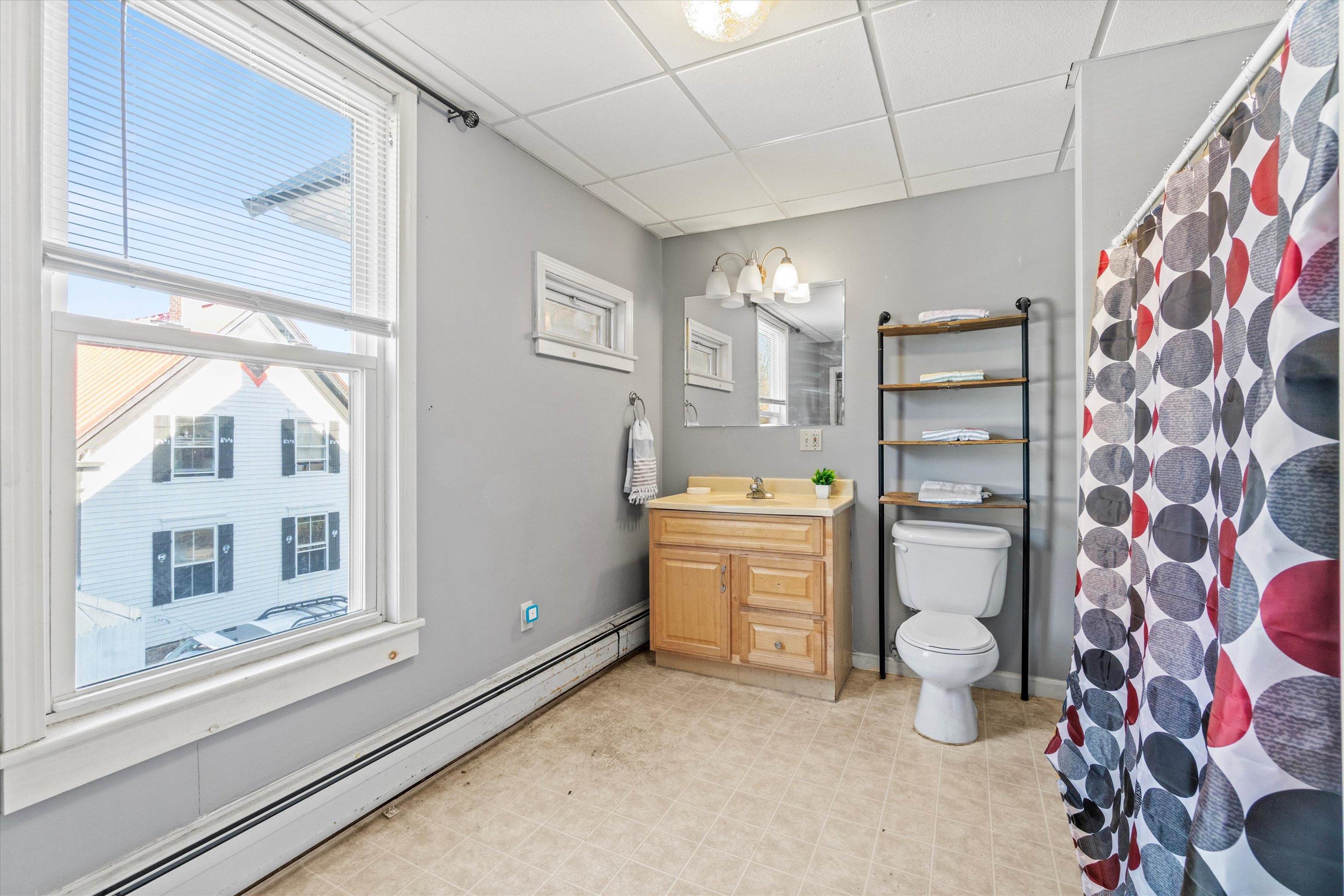 73 West Main Street Hillsborough, NH 03244 - Photo 30 of 60