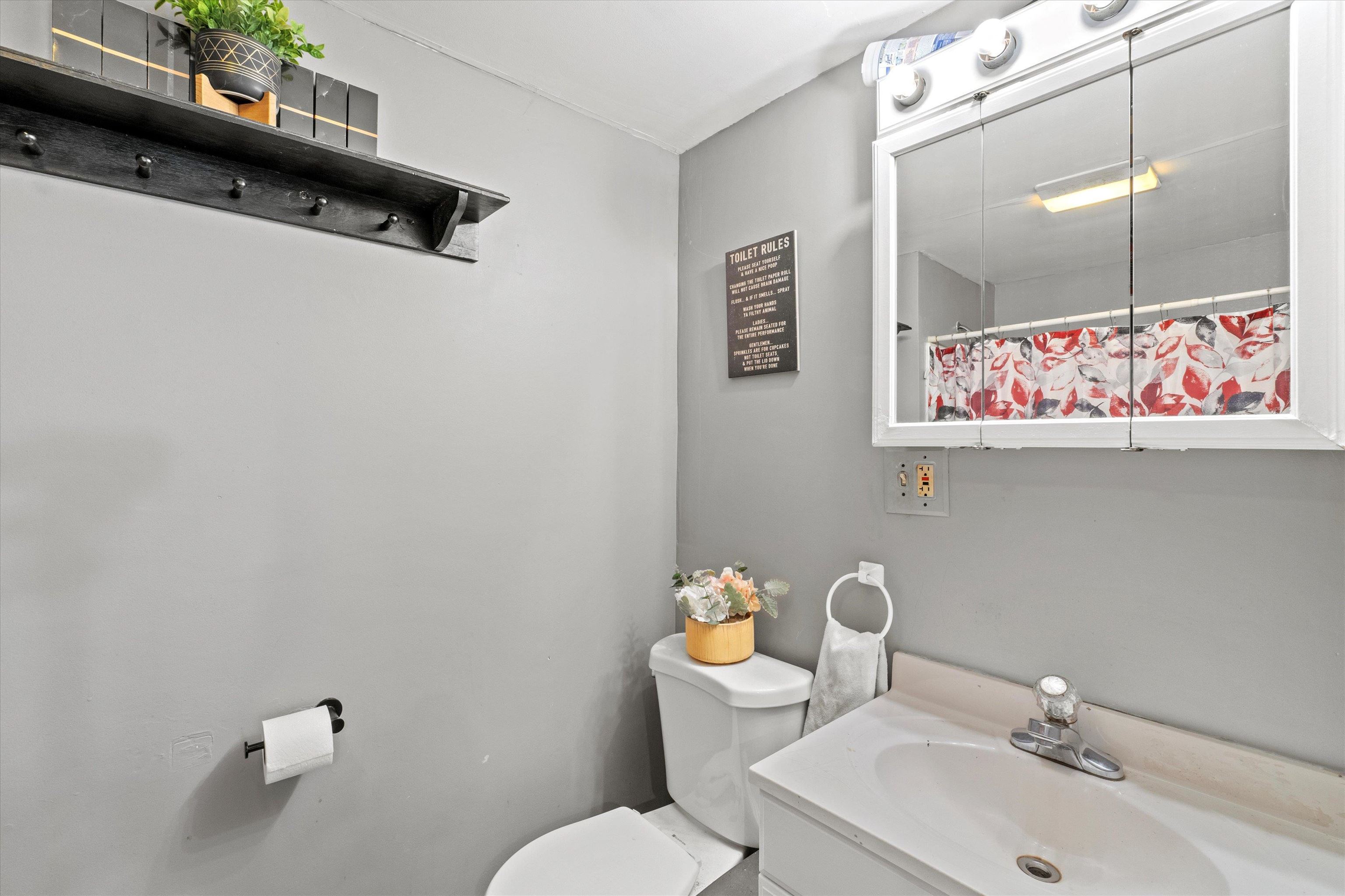 73 West Main Street Hillsborough, NH 03244 - Photo 32 of 60