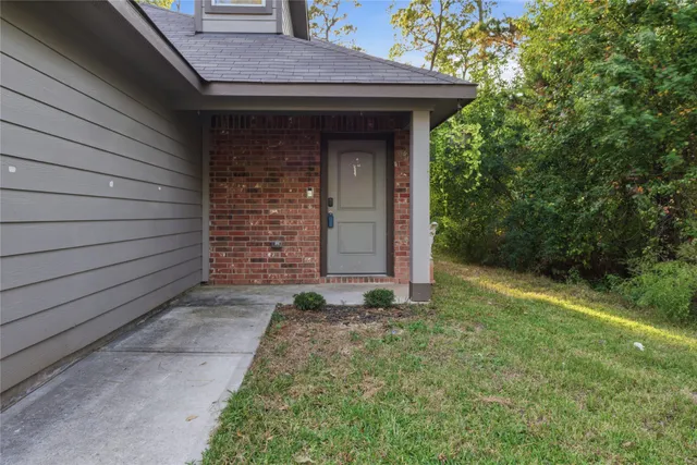 a view of entrance of the house