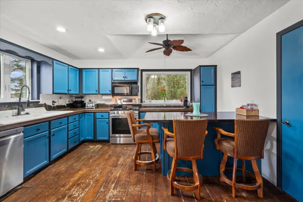 $447,500 | 4804 County Hwy VV, Two Rivers, WI 54241